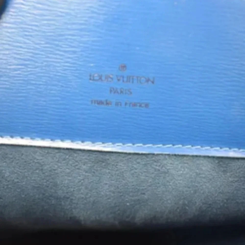 Louis Vuitton Toledo Blue Epi Cluny Bag